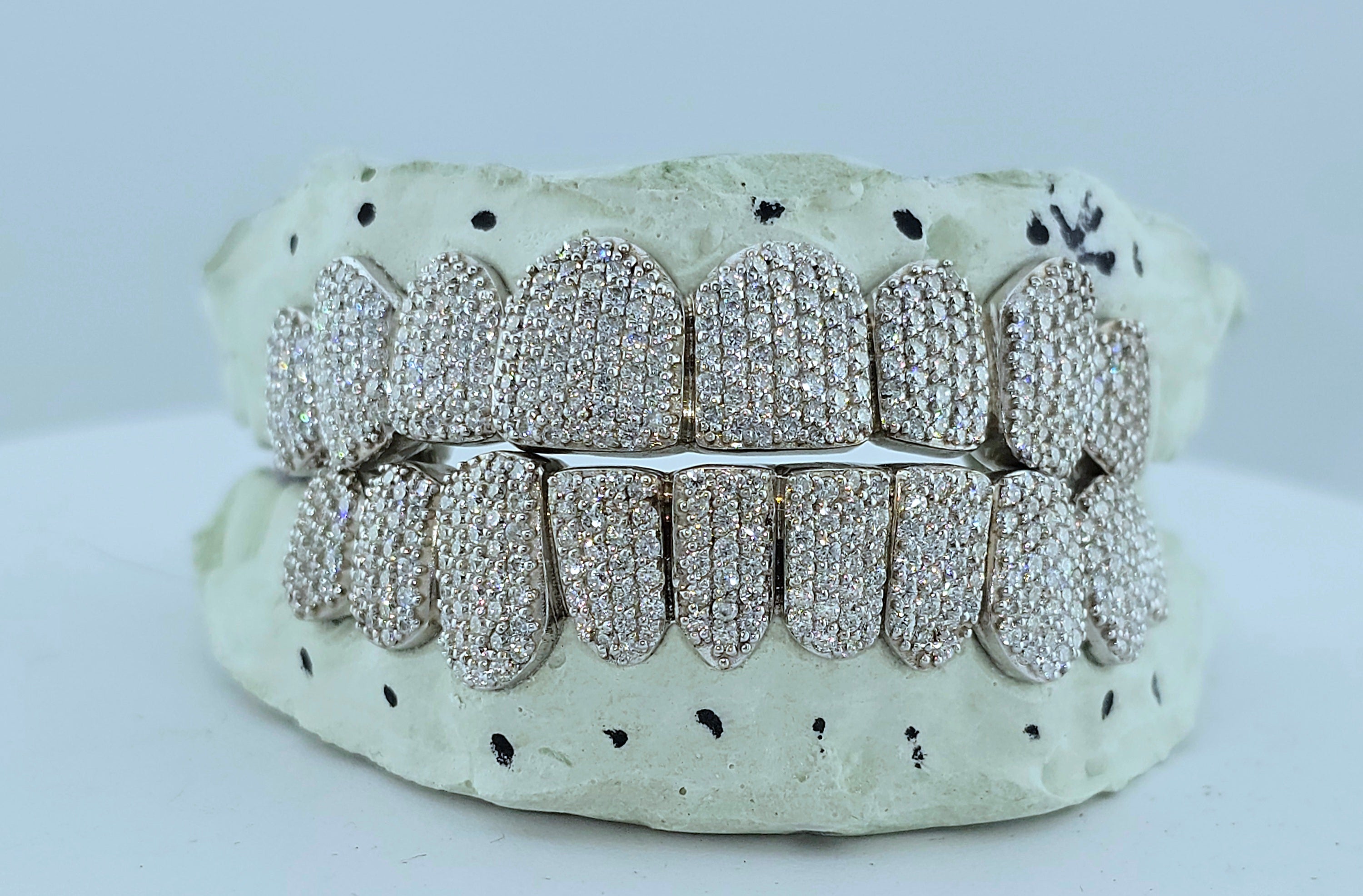 Moissanite VVS Quality Iced Out Grillz - DQ1002