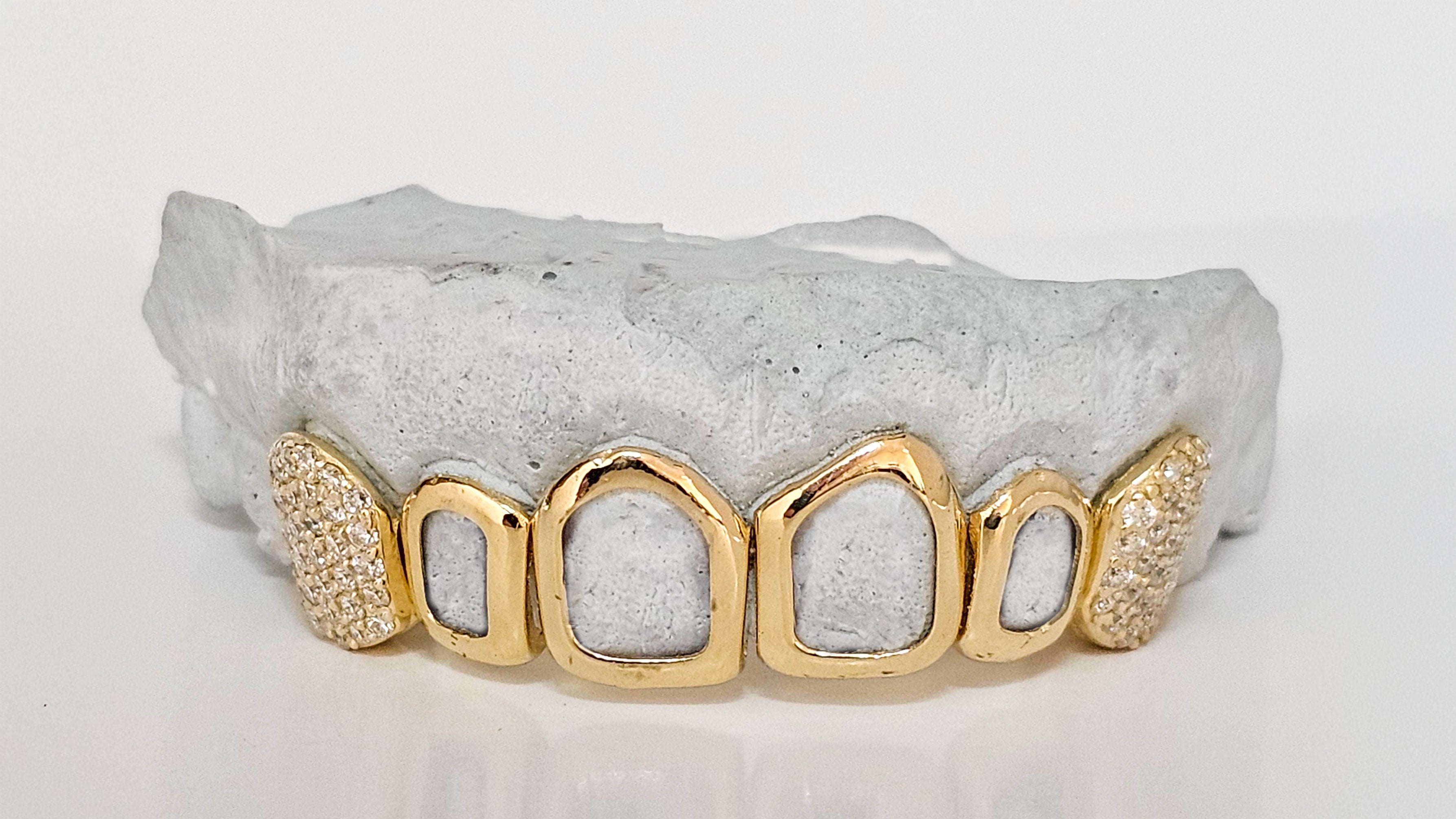 4 Solid Gold | 2 Iced out Fangs DQ1039