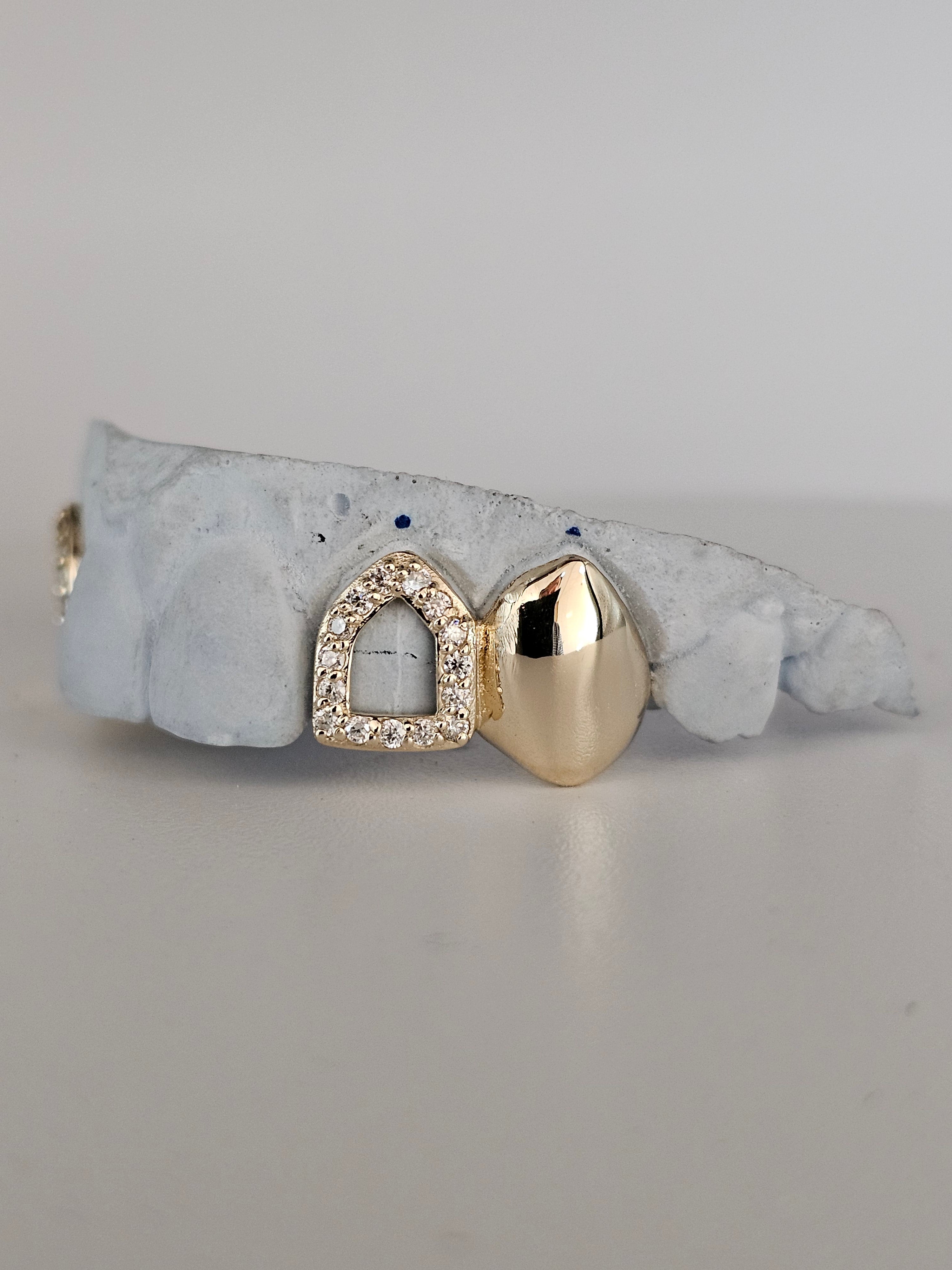 Golden Frame Grillz DQ1032