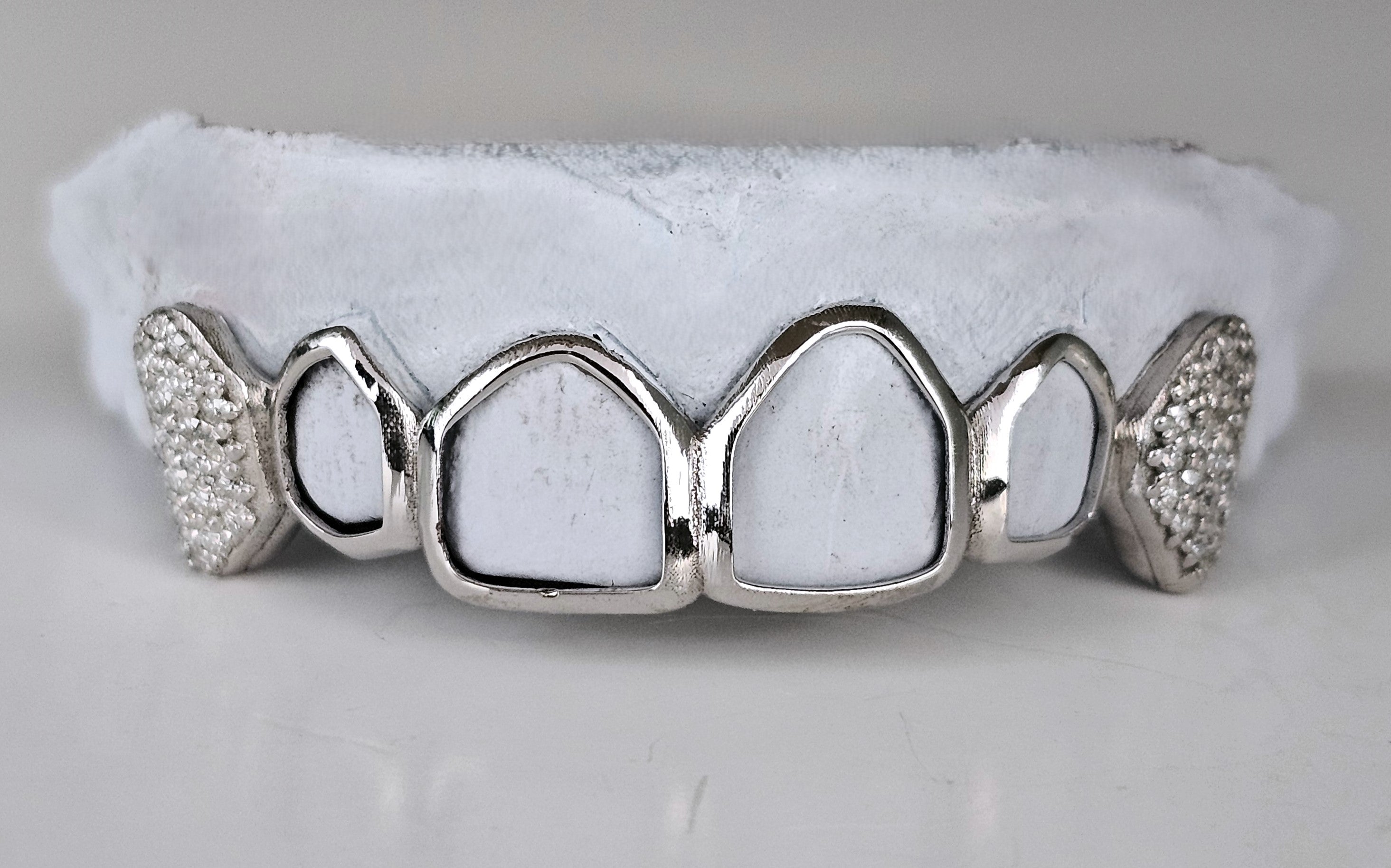 Studded Fangs Grillz DQ1035