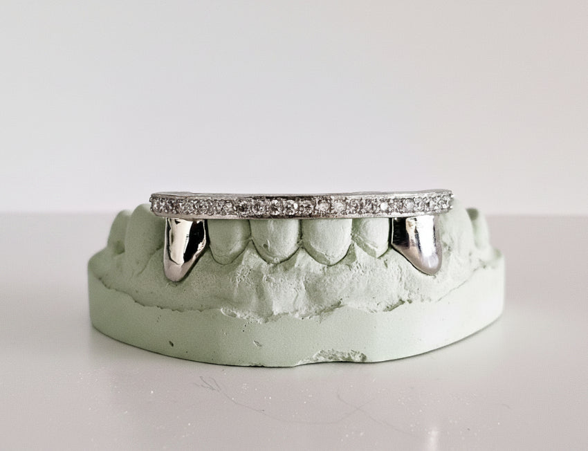 Fang Teeth, Top Bar, Diamond-Studded 6 or 12 pc - Gold Teeth America