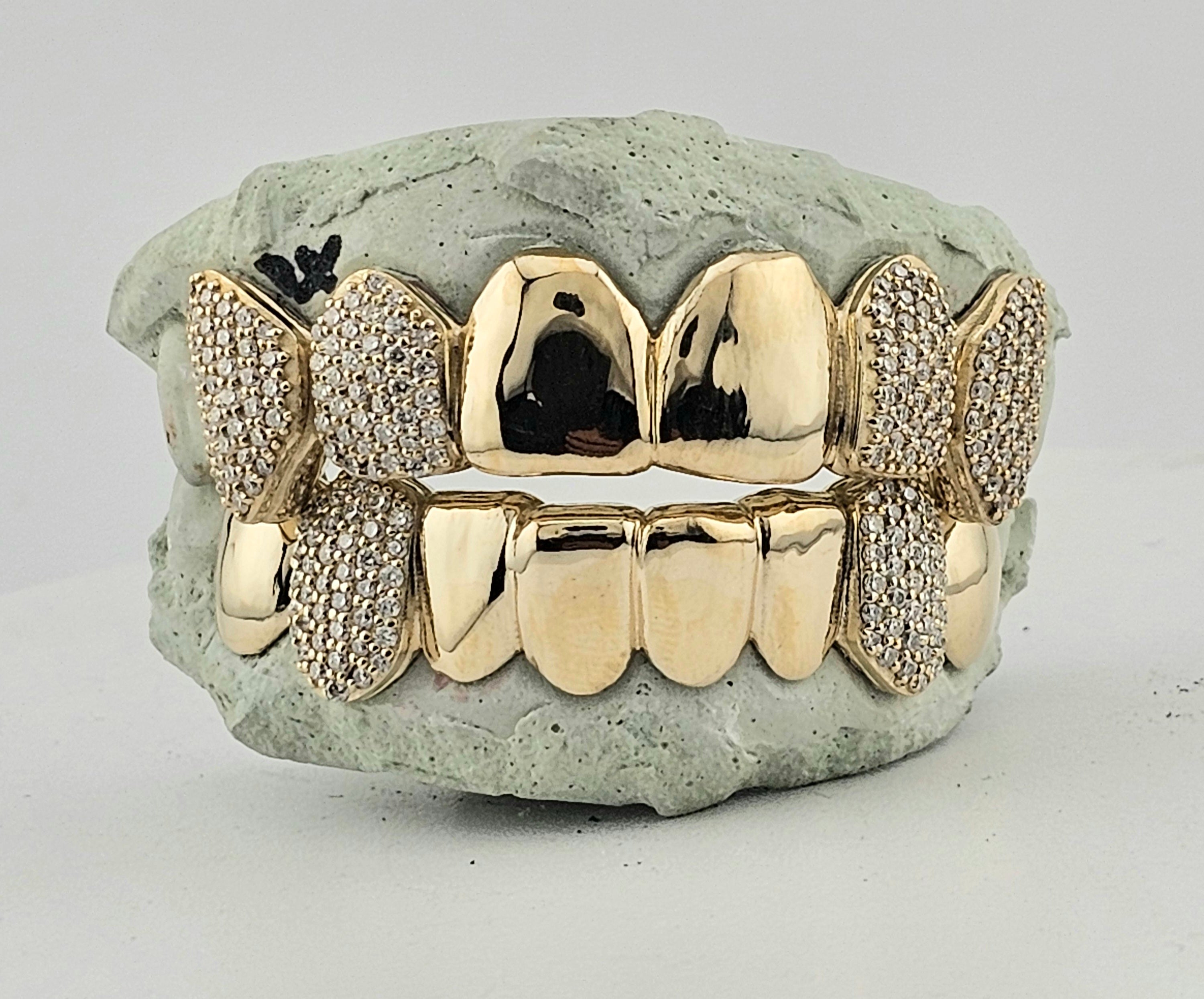 4 Solid Gold | 2 Iced out Fangs DQ1039