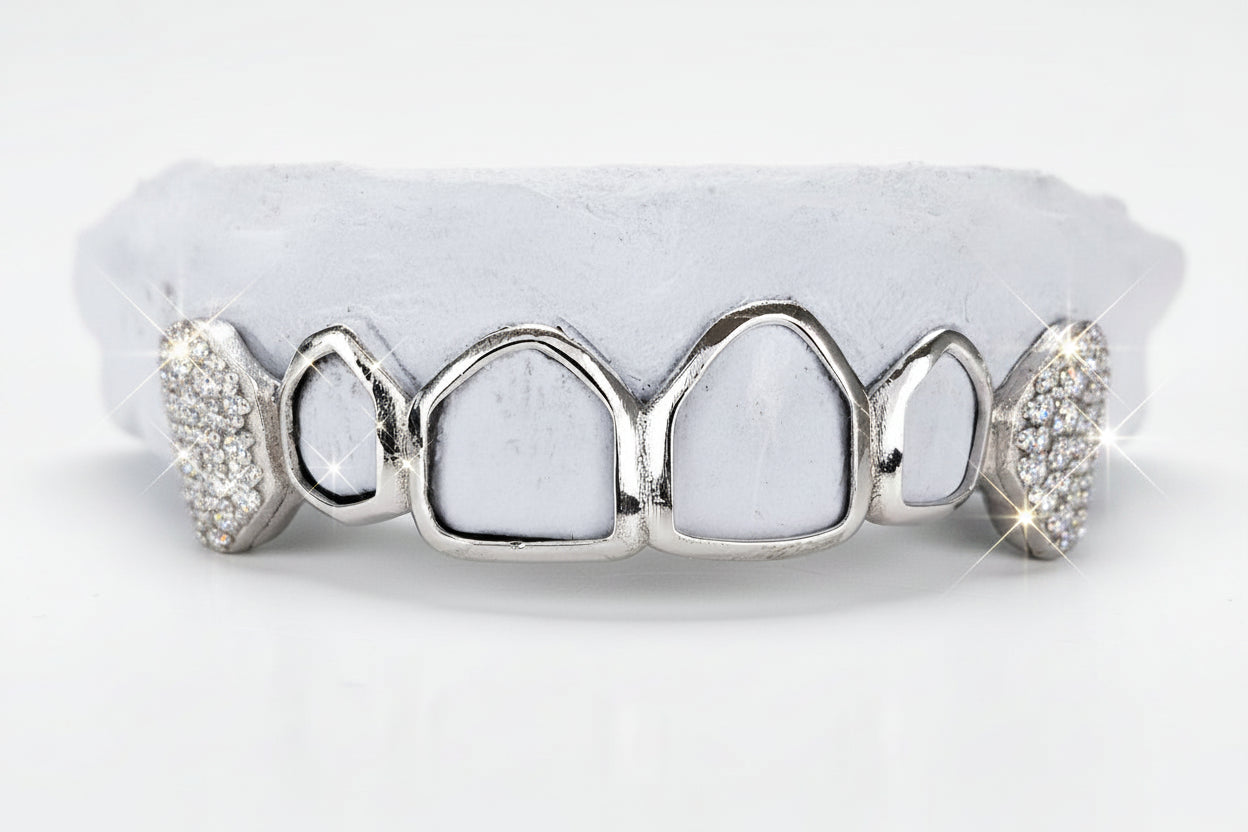 Diamond Studded Fangs Grillz DQ1035