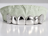 Diamond Studded Fangs Grillz DQ1035