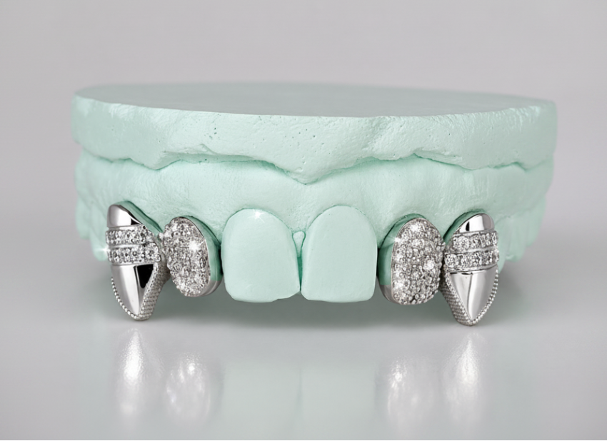 Silver Moissanite 4-Piece Grillz with Extended Fangs DQ1036