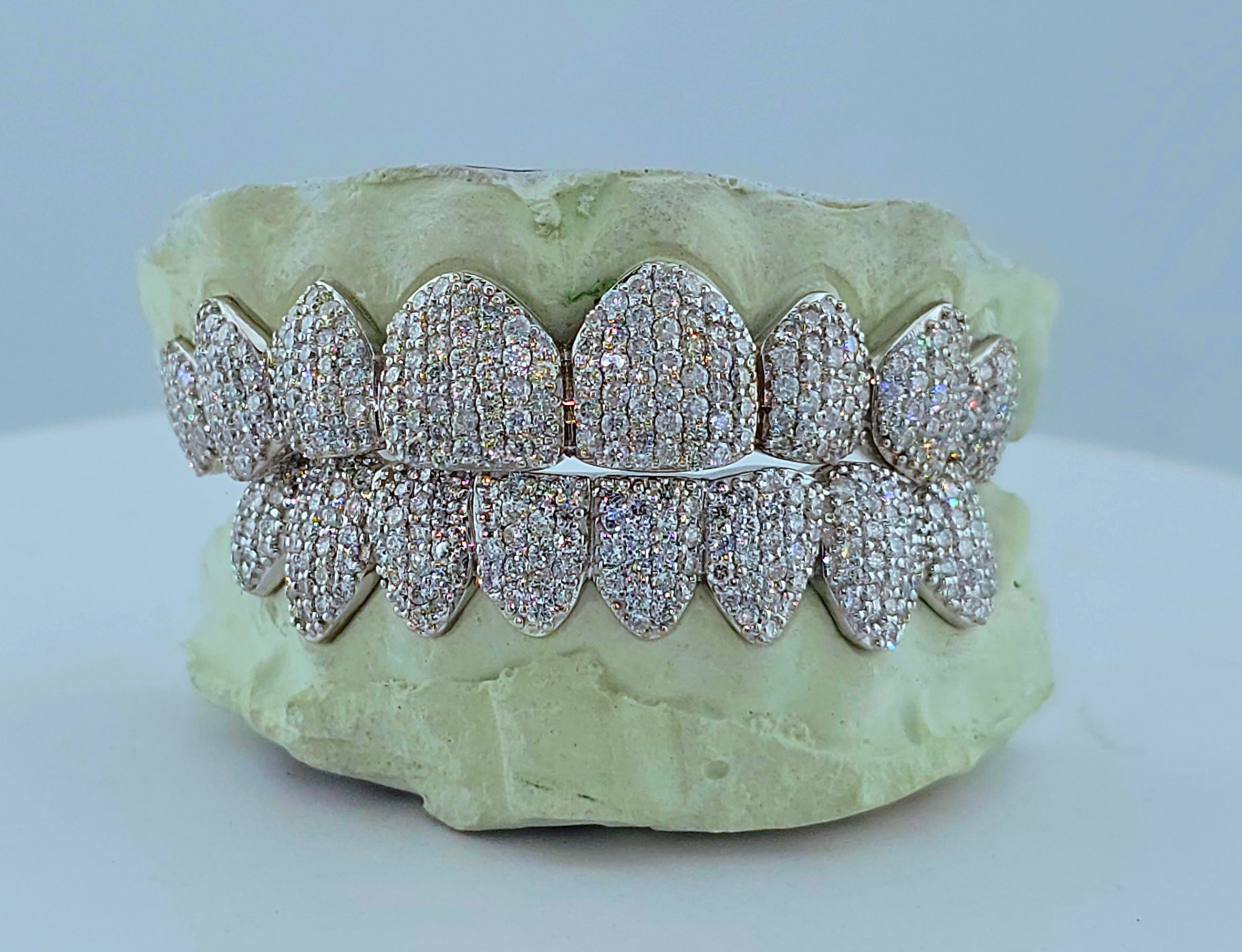 Moissanite VVS Quality Iced Out  Grillz - DQ1002