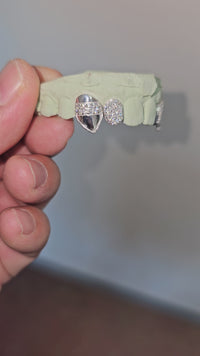 Silver Moissanite 4-Piece Grillz with Extended Fangs DQ1036